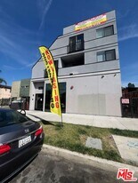 1039 E 28th St in Los Angeles, CA - Building Photo