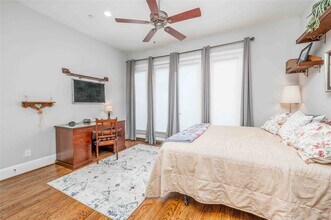 2110 Mason St in Houston, TX - Foto de edificio - Building Photo