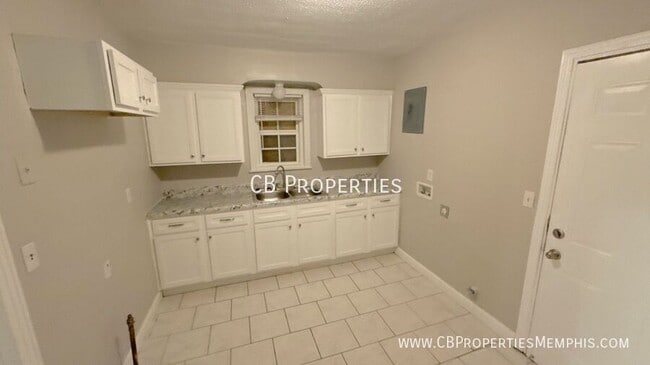 2370 Larose Ave in Memphis, TN - Building Photo - Building Photo