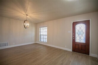 10509 Scotland Well Dr in Austin, TX - Building Photo - Building Photo
