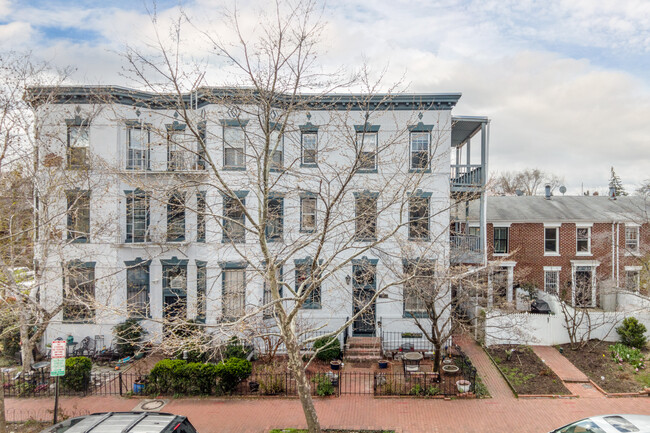 657 A St SE in Washington, DC - Building Photo - Building Photo