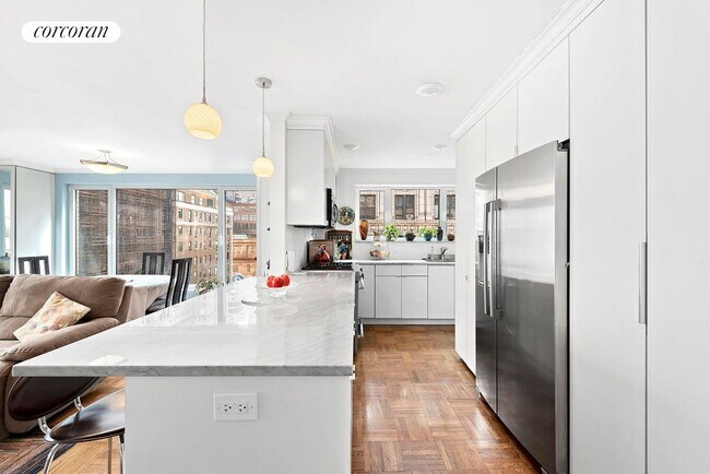 200 Central Park S in New York, NY - Building Photo - Building Photo