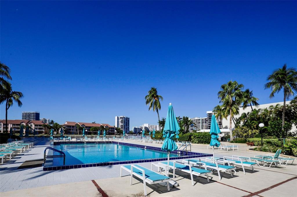 3800 S Ocean Dr, Unit 301 in Hollywood, FL - Foto de edificio