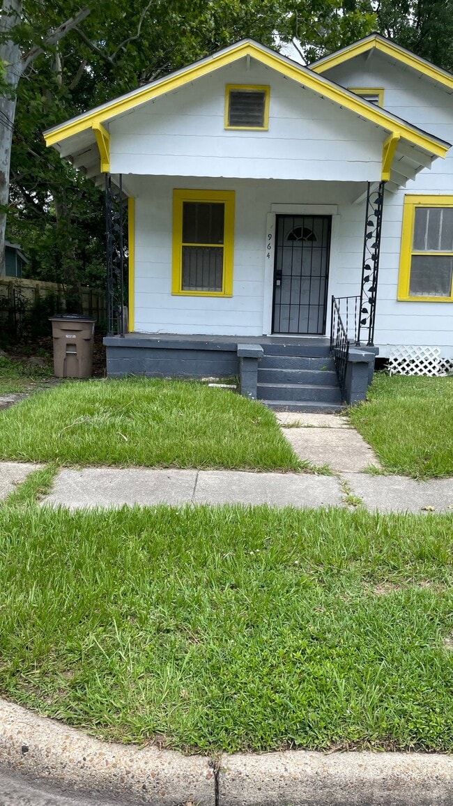 property at 964 Montgomery St