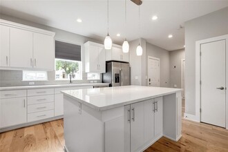 4005 Clawson Rd in Austin, TX - Foto de edificio - Building Photo