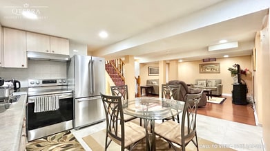 5775 Invergordon Ln in Mississauga, ON - Building Photo - Building Photo