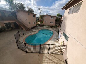 19401 Haynes St in Los Angeles, CA - Building Photo - Building Photo