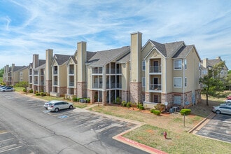 Forest Creek in Oklahoma City, OK - Foto de edificio - Building Photo