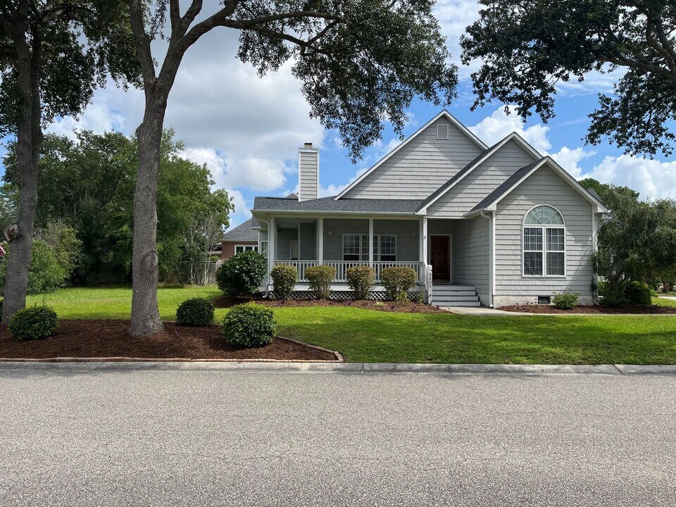 8408 Fiddlestick Way in Wilmington, NC - Building Photo
