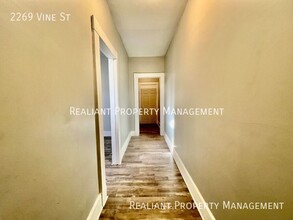 2269 Vine St in Cincinnati, OH - Foto de edificio - Building Photo