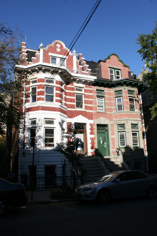 1057 Clay Ave in Bronx, NY - Foto de edificio - Building Photo