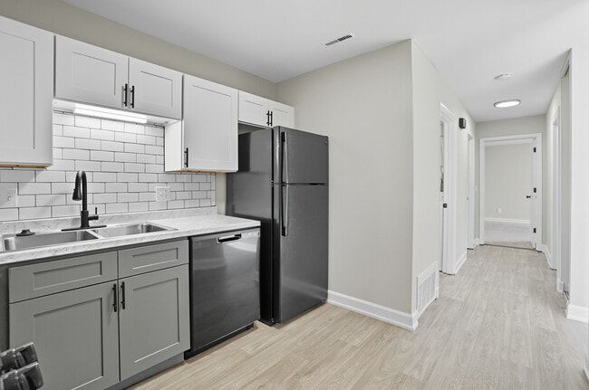 Coventry Court Townhomes in Fort Wayne, IN - Building Photo - Building Photo