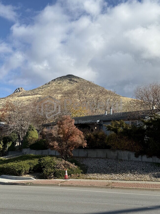 2025 Broadmoor St S in Salt Lake City, UT - Building Photo - Building Photo