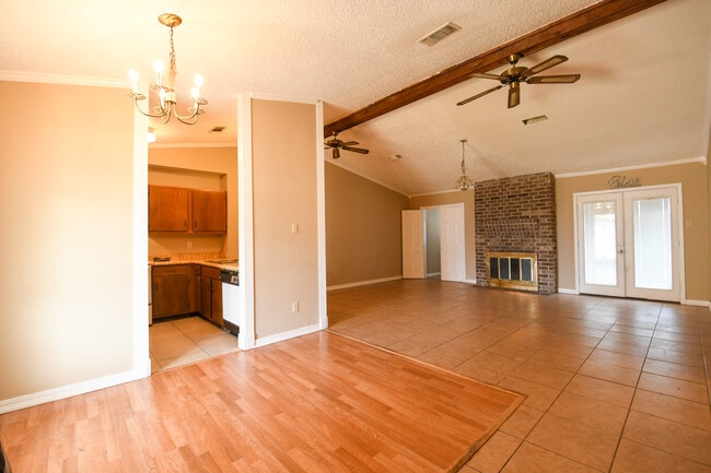 1304 N Sugar Ridge Rd in La Place, LA - Building Photo - Building Photo