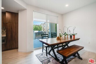 1021 S Shenandoah St in Los Angeles, CA - Building Photo - Building Photo