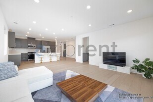 14162 Angelite Wy in San Diego, CA - Building Photo