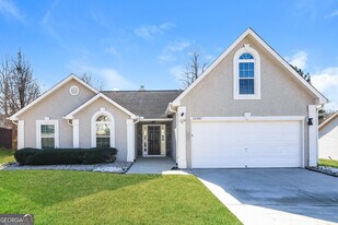 10381 Commons Crossing in Jonesboro, GA - Building Photo