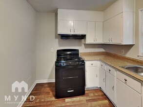 388 Woodstock Dr SW in Atlanta, GA - Foto de edificio - Building Photo