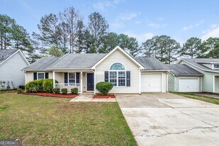 1345 N Hampton Dr in Hampton, GA - Building Photo