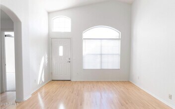 12550 W Palm Ln in Avondale, AZ - Building Photo - Building Photo