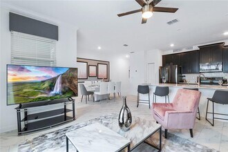 1060 Leader St in Davenport, FL - Building Photo - Building Photo