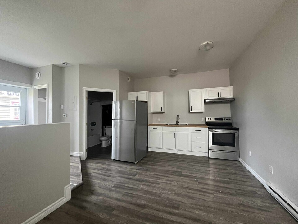 1 Steadman St in Moncton, NB - Building Photo