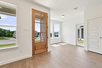 1215 Chestnut Ct in Runaway Bay, TX - Building Photo - Building Photo