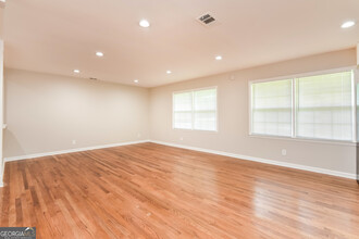 6421 Meadowbrook Ln in Morrow, GA - Building Photo - Building Photo