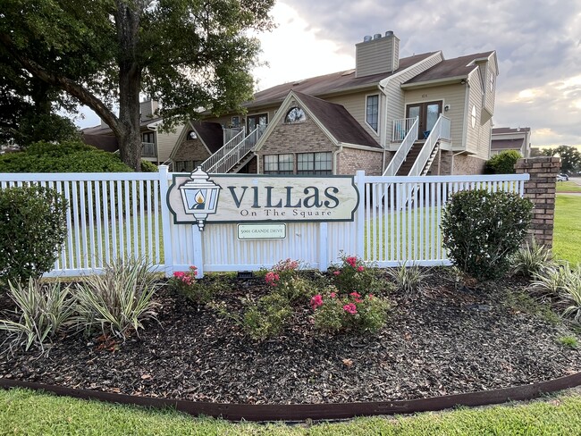 property at 5001 Grande Dr