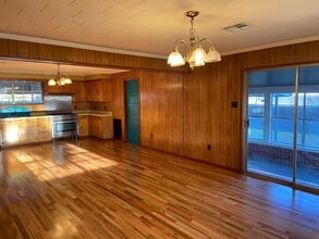 1085 Cherokee St in Biloxi, MS - Building Photo - Building Photo