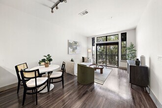 2550 Main St in Houston, TX - Building Photo - Building Photo