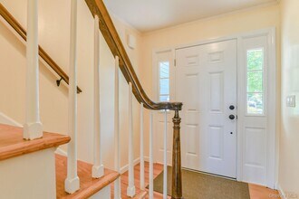7 Taft Pl in Cornwall On Hudson, NY - Building Photo - Building Photo