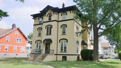 64-66 Washington Ave-Unit -Unit 2 in North Plainfield, NJ - Foto de edificio - Building Photo