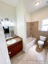 2813 N 18th St in Tampa, FL - Foto de edificio - Building Photo