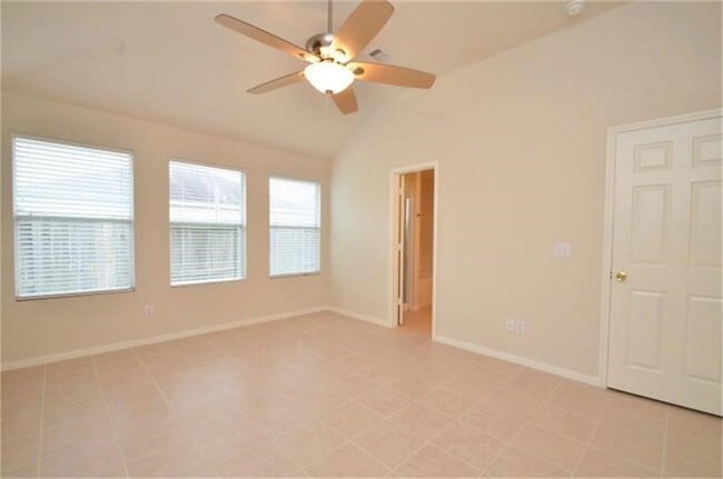 19607 Swan Valley Dr