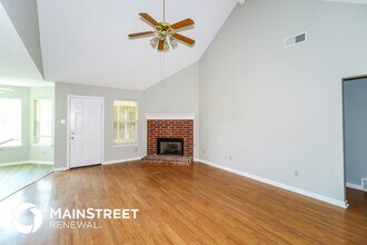 2759 Colonial Towers Dr in Memphis, TN - Building Photo - Building Photo