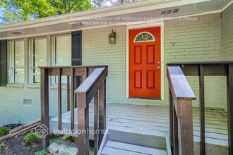 381 Shelton Woods Ct in Stone Mountain, GA - Foto de edificio - Building Photo