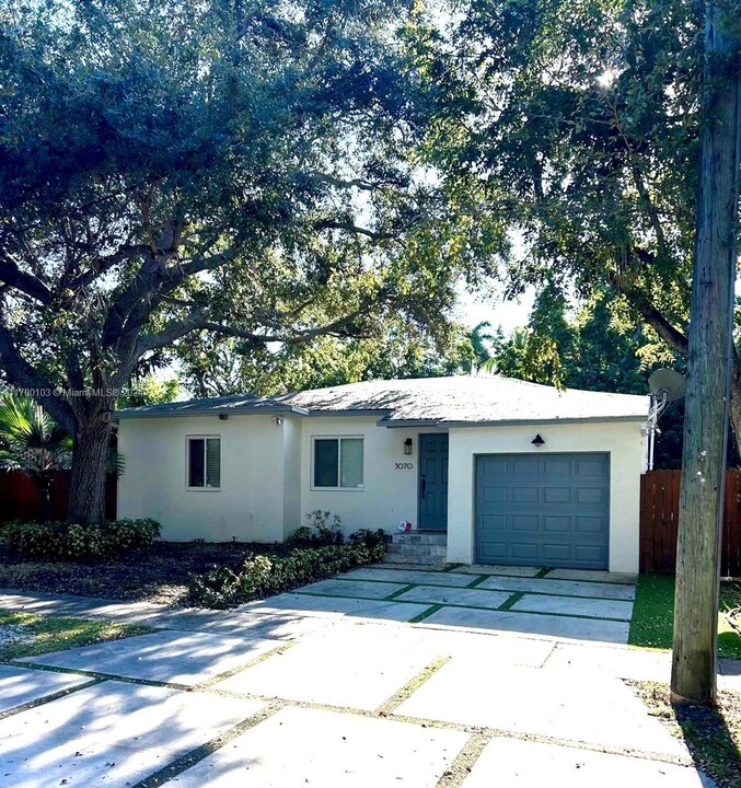 3070 Calusa St in Miami, FL - Building Photo