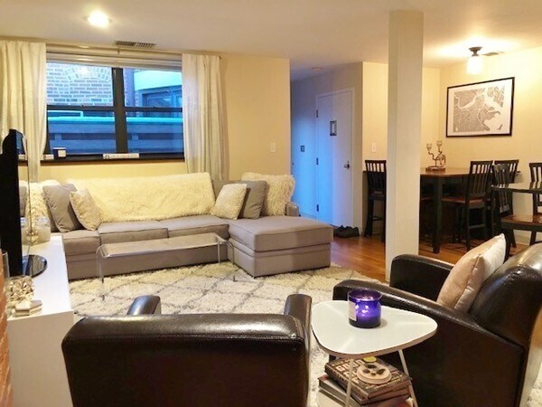 103 Gainsborough St in Boston, MA - Building Photo - Building Photo