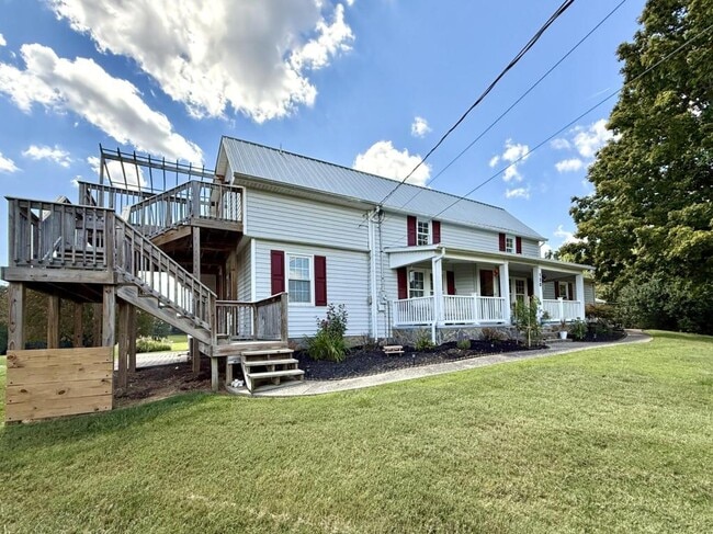 130 Poor Farm Rd in Greeneville, TN - Building Photo - Building Photo