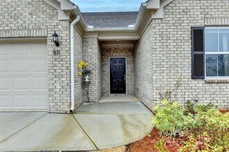 811 Pineberry Ct in Grayson, GA - Building Photo - Building Photo