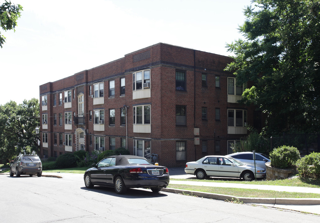 Studios in historic neighborhood and buildng in Des Moines, IA - Foto de edificio