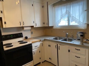 120 S Jensen Rd, Unit 1E in Vestal, NY - Building Photo - Building Photo