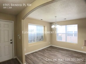 6905 Brindisi Pl NW in Albuquerque, NM - Foto de edificio - Building Photo