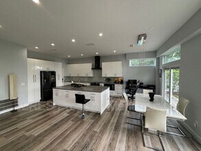 124 Wimbledon Cir in Lake Mary, FL - Building Photo - Building Photo