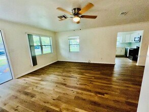 1247 Davis Rd in Dunedin, FL - Building Photo - Building Photo