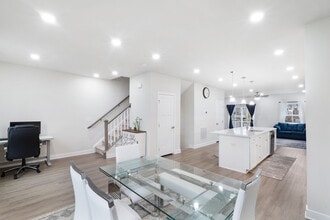 76 Swackhammer Way in Mt. Olive, NJ - Building Photo - Building Photo