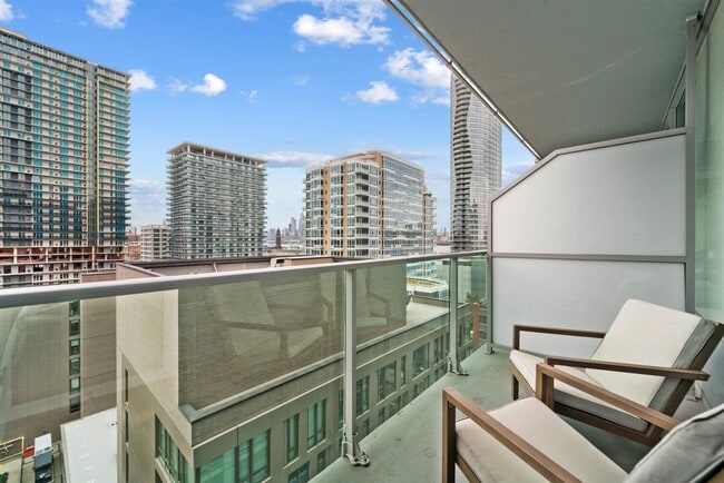 1 Shore Ln in Jersey City, NJ - Building Photo - Building Photo