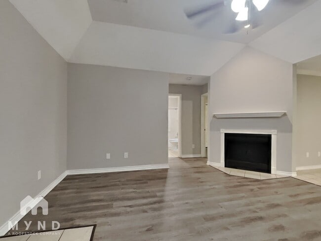 1606 Briarcliff St in Conroe, TX - Building Photo - Building Photo