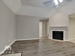 1606 Briarcliff St in Conroe, TX - Building Photo - Building Photo